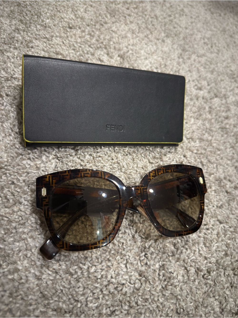 Fendi Brown Tortoiseshell FF-Pattern Square Sunglasses - Picture 2 of 5